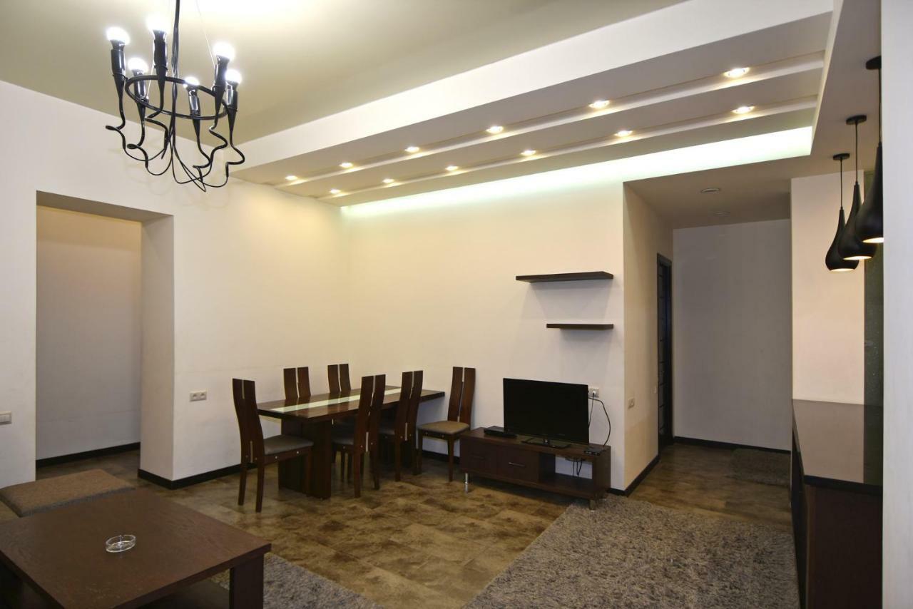 Rent Inn Yerevan On Sakharov Square Exterior foto